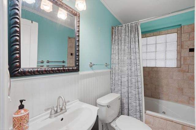 1506 Ridgecrest Drive SE, Albuquerque, NM 87108