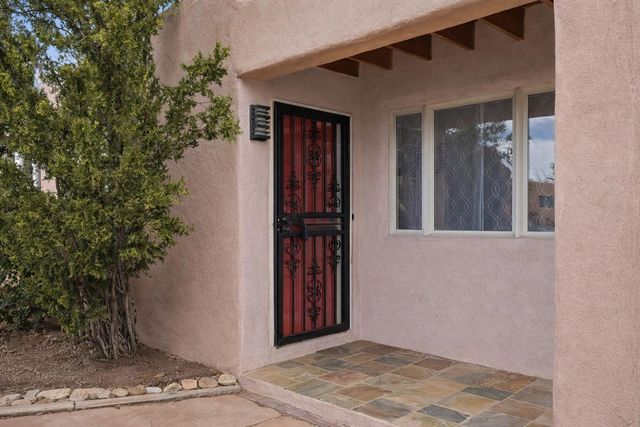 1506 Ridgecrest Drive SE, Albuquerque, NM 87108