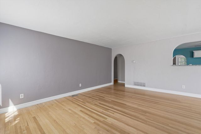 1506 Ridgecrest Drive SE, Albuquerque, NM 87108