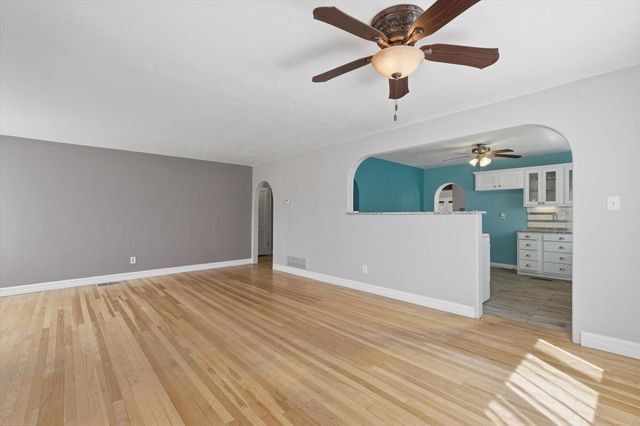 1506 Ridgecrest Drive SE, Albuquerque, NM 87108