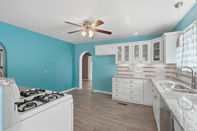 1506 Ridgecrest Drive SE, Albuquerque, NM 87108