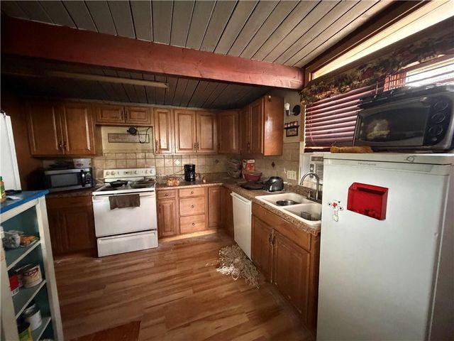 11120 E 36th Street S, Independence, MO 64052