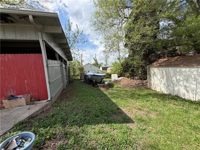 11120 E 36th Street S, Independence, MO 64052