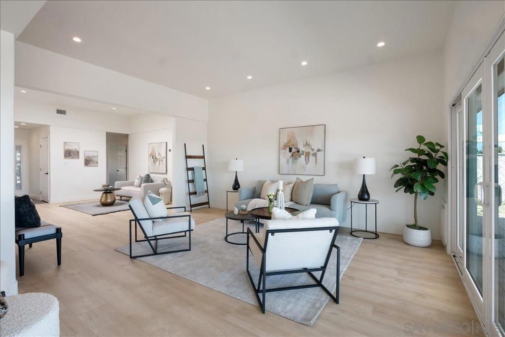 Image 12 of property listing at 3027 Hunrichs Way, San Diego, CA 92117