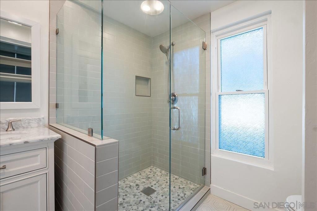 Image 27 of property listing at 3027 Hunrichs Way, San Diego, CA 92117