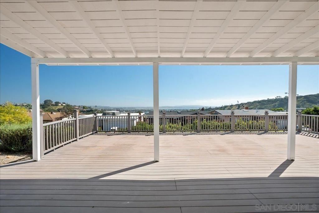 Image 35 of property listing at 3027 Hunrichs Way, San Diego, CA 92117