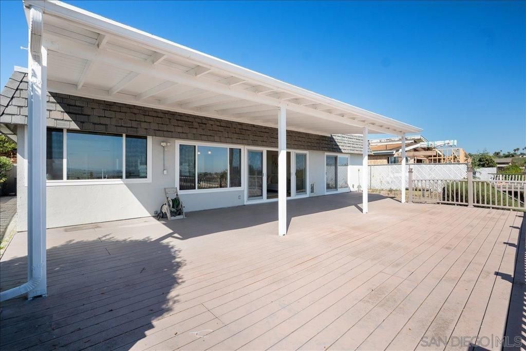 Image 36 of property listing at 3027 Hunrichs Way, San Diego, CA 92117