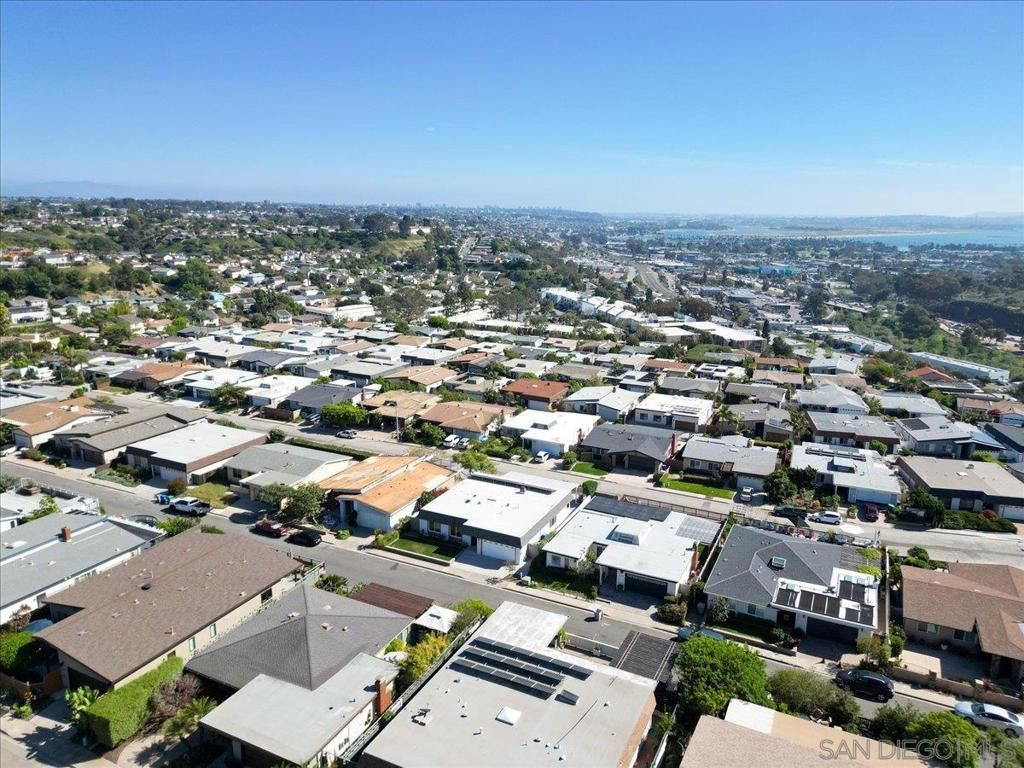 Image 42 of property listing at 3027 Hunrichs Way, San Diego, CA 92117