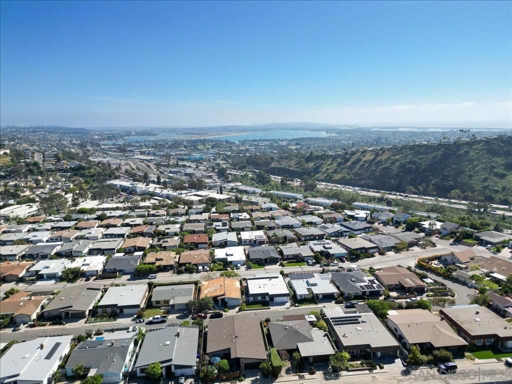 Image 45 of property listing at 3027 Hunrichs Way, San Diego, CA 92117