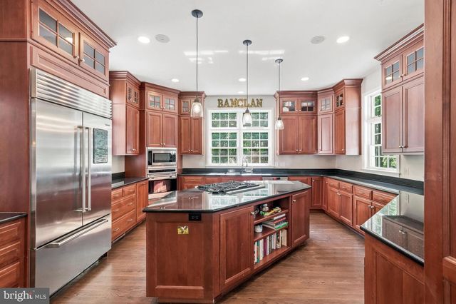810 JOSHUA CT, Moorestown, NJ 08057