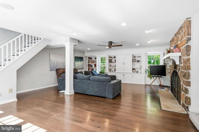810 JOSHUA CT, Moorestown, NJ 08057