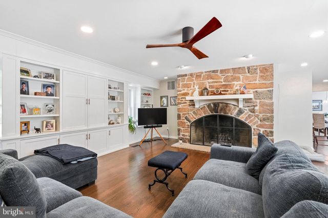 810 JOSHUA CT, Moorestown, NJ 08057