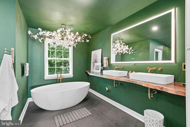 810 JOSHUA CT, Moorestown, NJ 08057