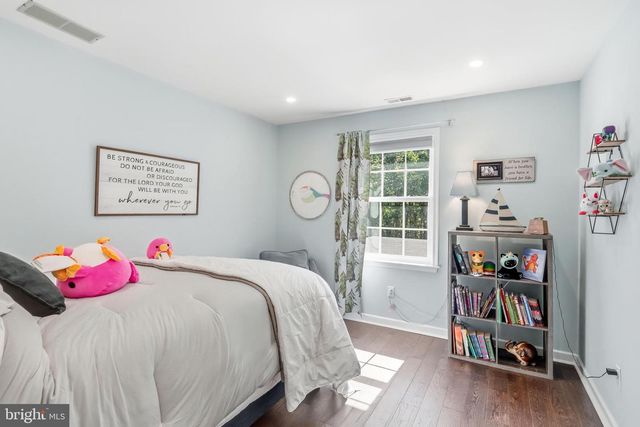 810 JOSHUA CT, Moorestown, NJ 08057