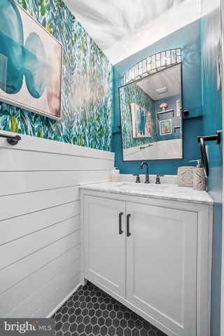 810 JOSHUA CT, Moorestown, NJ 08057