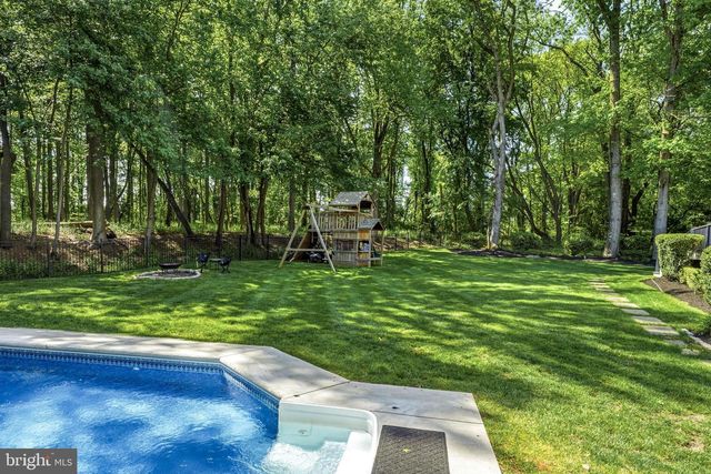 810 JOSHUA CT, Moorestown, NJ 08057