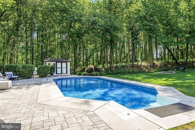 810 JOSHUA CT, Moorestown, NJ 08057