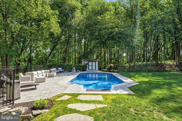 810 JOSHUA CT, Moorestown, NJ 08057