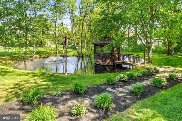 810 JOSHUA CT, Moorestown, NJ 08057