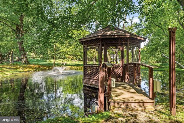 810 JOSHUA CT, Moorestown, NJ 08057