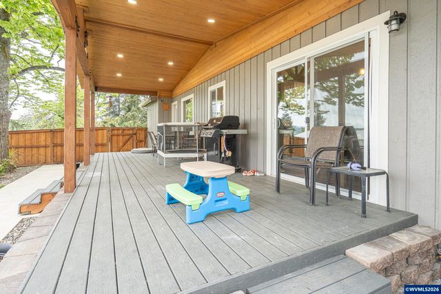 2239 Steiwer Rd SE, Jefferson, OR 97362