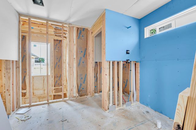 353 Chase Dr, Clarksville, TN 37043