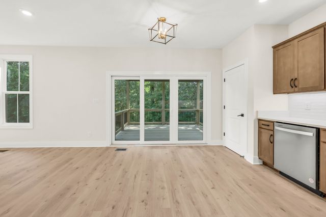 353 Chase Dr, Clarksville, TN 37043