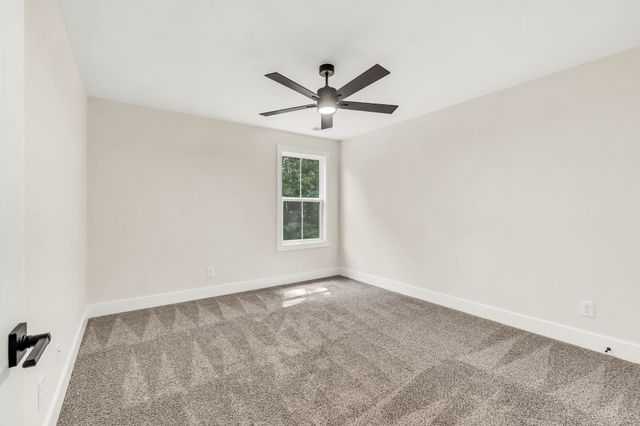 353 Chase Dr, Clarksville, TN 37043