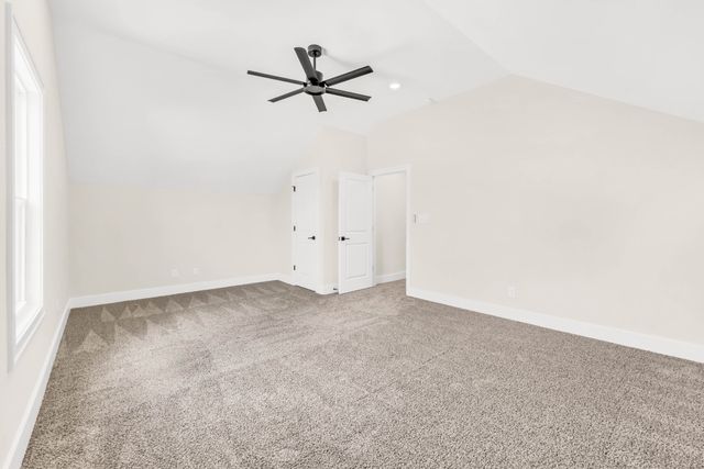 353 Chase Dr, Clarksville, TN 37043