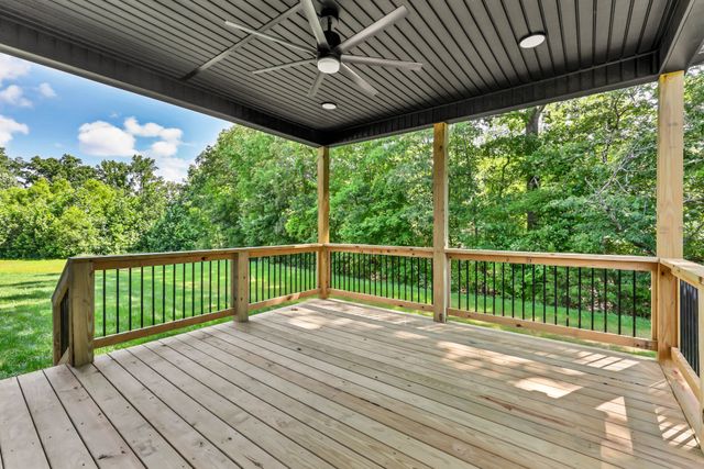 353 Chase Dr, Clarksville, TN 37043
