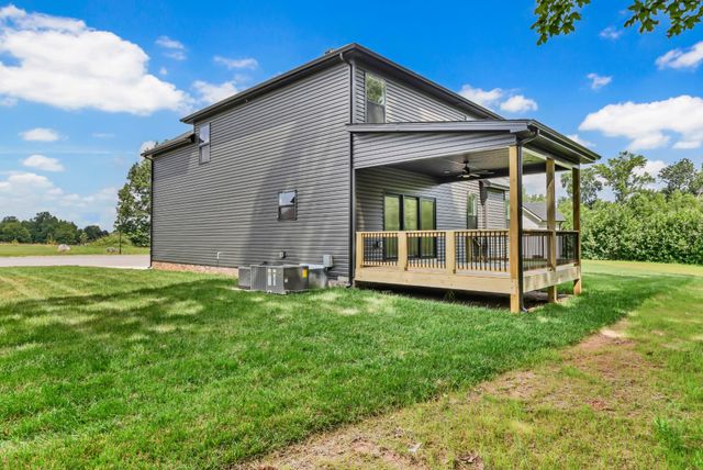 353 Chase Dr, Clarksville, TN 37043