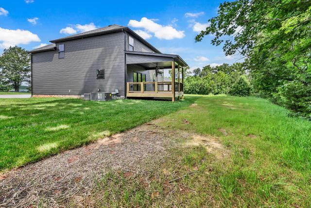353 Chase Dr, Clarksville, TN 37043