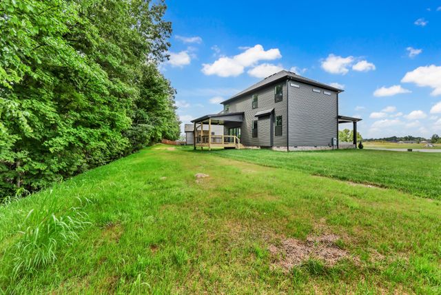 353 Chase Dr, Clarksville, TN 37043