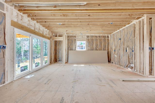 353 Chase Dr, Clarksville, TN 37043