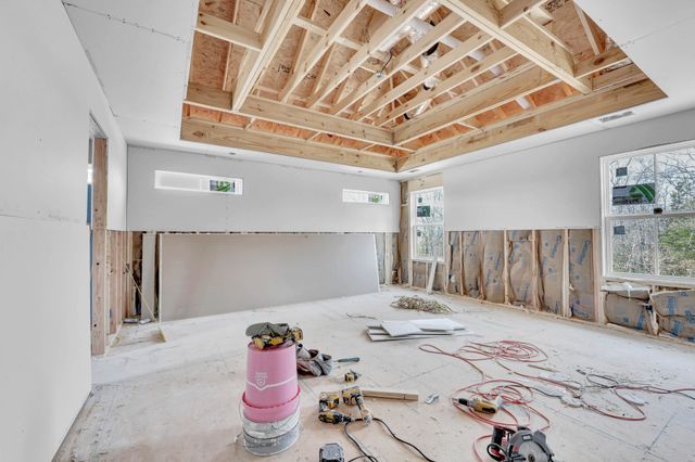 353 Chase Dr, Clarksville, TN 37043