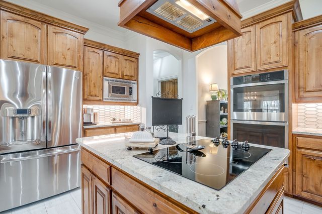 104 Oakbend Court, Weatherford, TX 76088