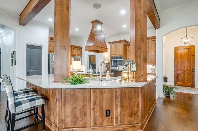 104 Oakbend Court, Weatherford, TX 76088