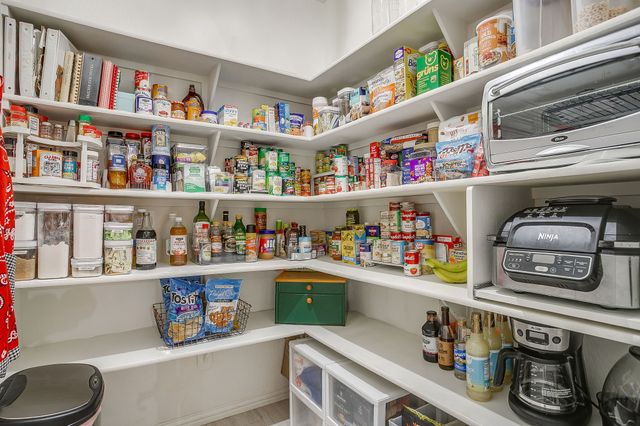 104 Oakbend Court, Weatherford, TX 76088