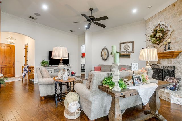 104 Oakbend Court, Weatherford, TX 76088