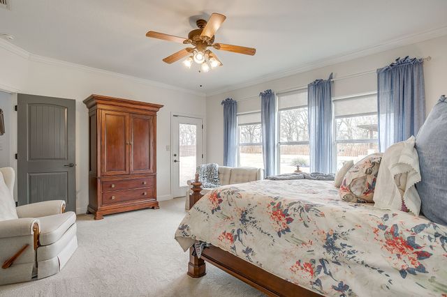 104 Oakbend Court, Weatherford, TX 76088