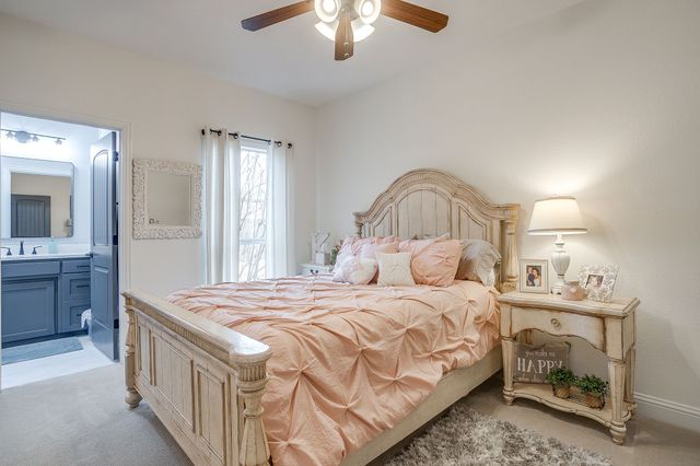 104 Oakbend Court, Weatherford, TX 76088