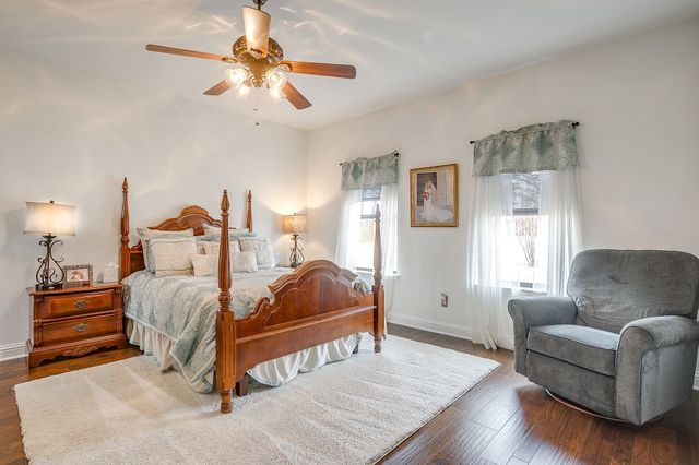 104 Oakbend Court, Weatherford, TX 76088