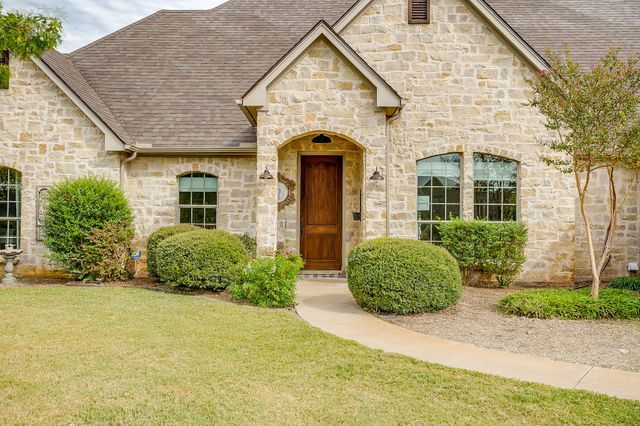 104 Oakbend Court, Weatherford, TX 76088