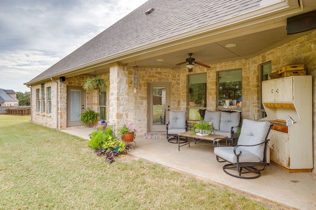 104 Oakbend Court, Weatherford, TX 76088