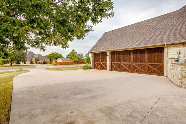 104 Oakbend Court, Weatherford, TX 76088