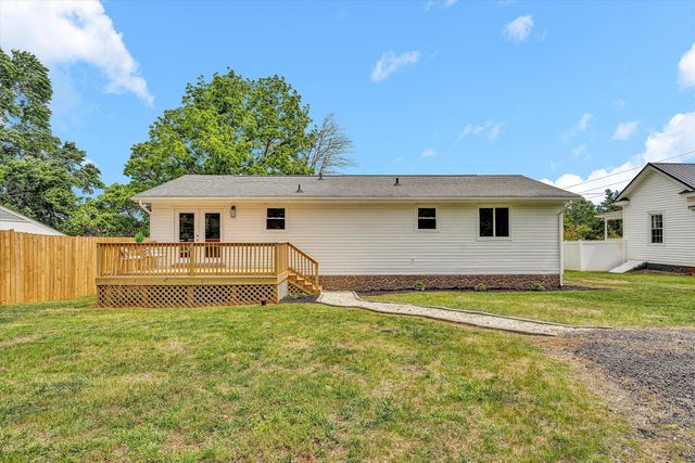 30 Grayson ST, Rocky Mount, VA 24151