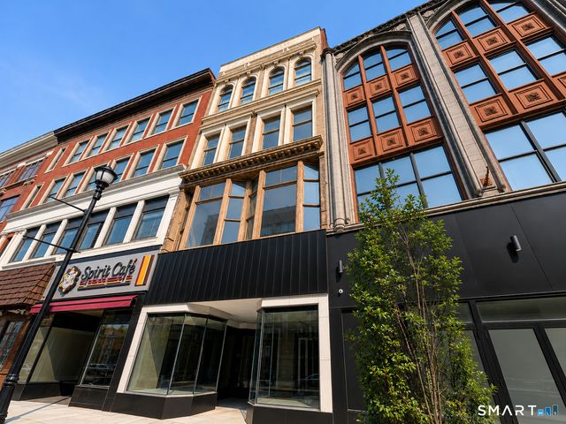 105 Bank Street 3C, Waterbury, CT 06702