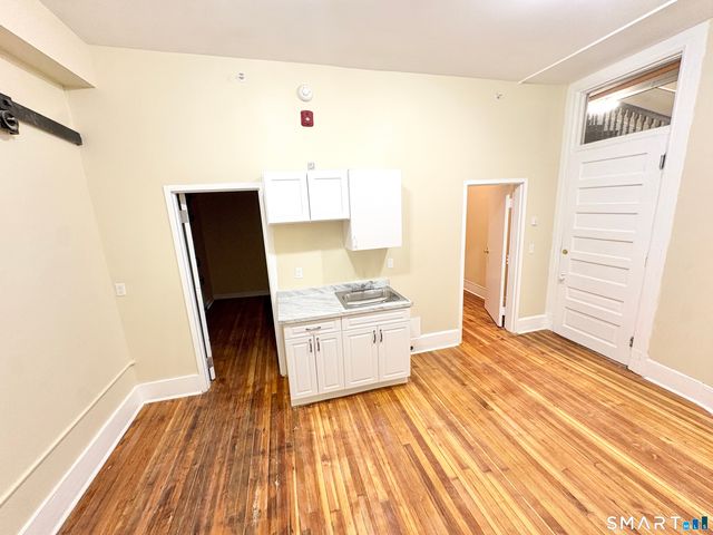 105 Bank Street 3C, Waterbury, CT 06702
