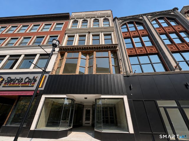 105 Bank Street 3C, Waterbury, CT 06702
