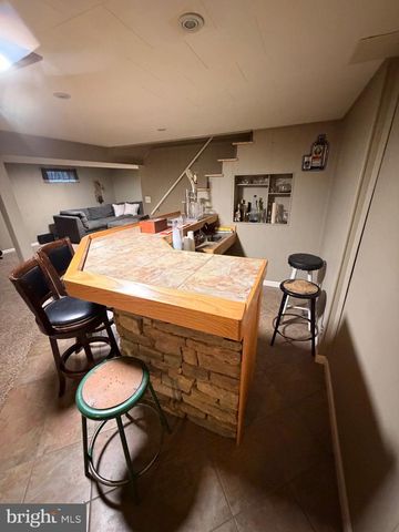 8 THEODORE AVE, Middletown, PA 17057